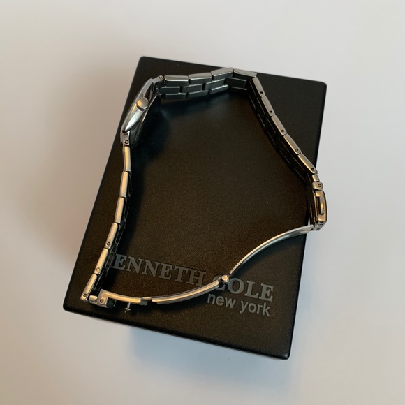 ✨Women’s Kenneth Cole Watch - Picture 7 of 7